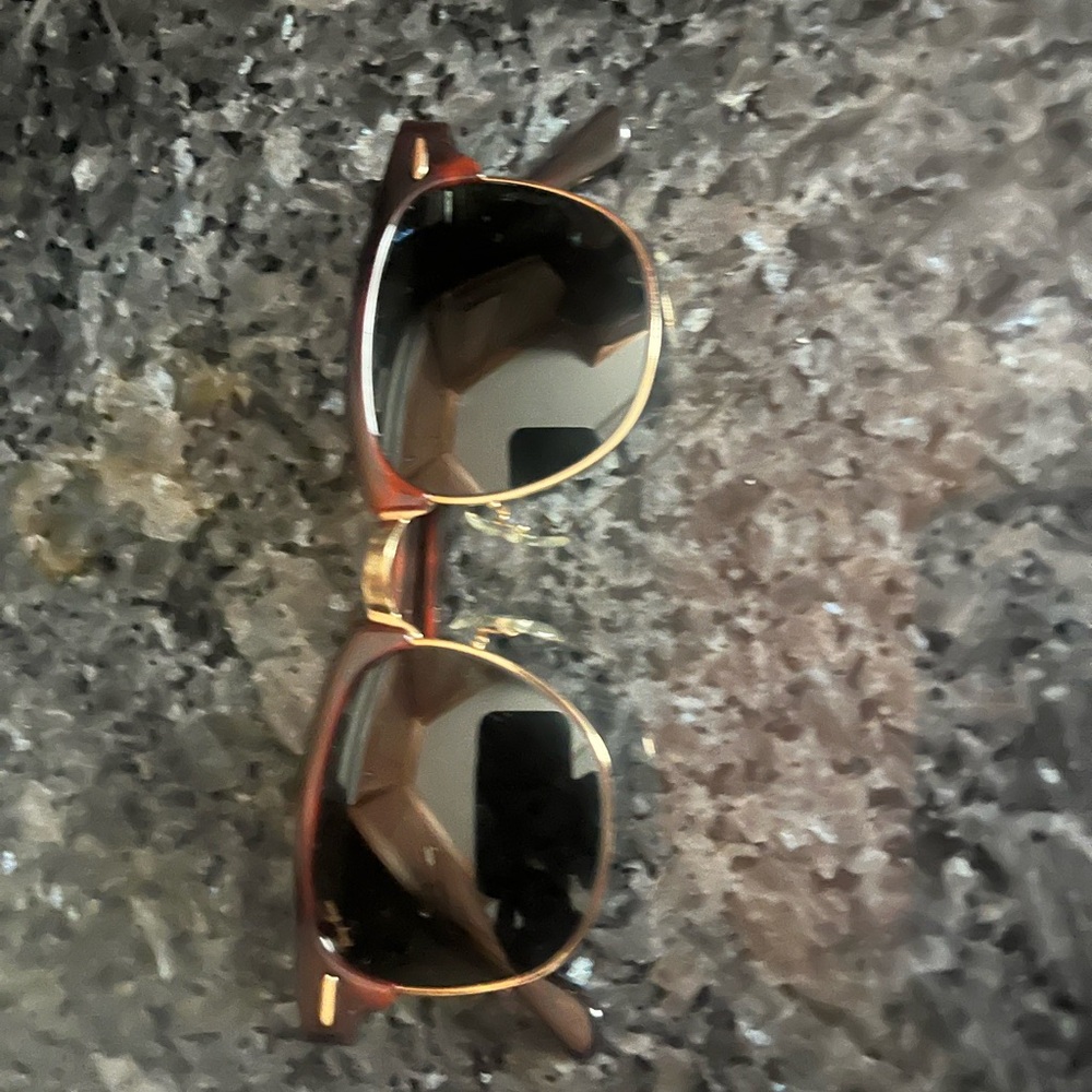 Ray-ban sunglasses with case incredible price